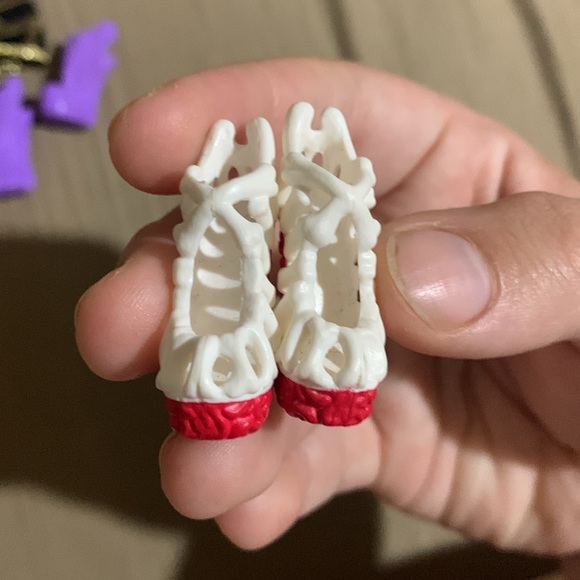 Venus, Clawdeen, Ghoulia, and Rochelle Replacement Parts, “Ghouls Night Out” - Picture 3 of 10